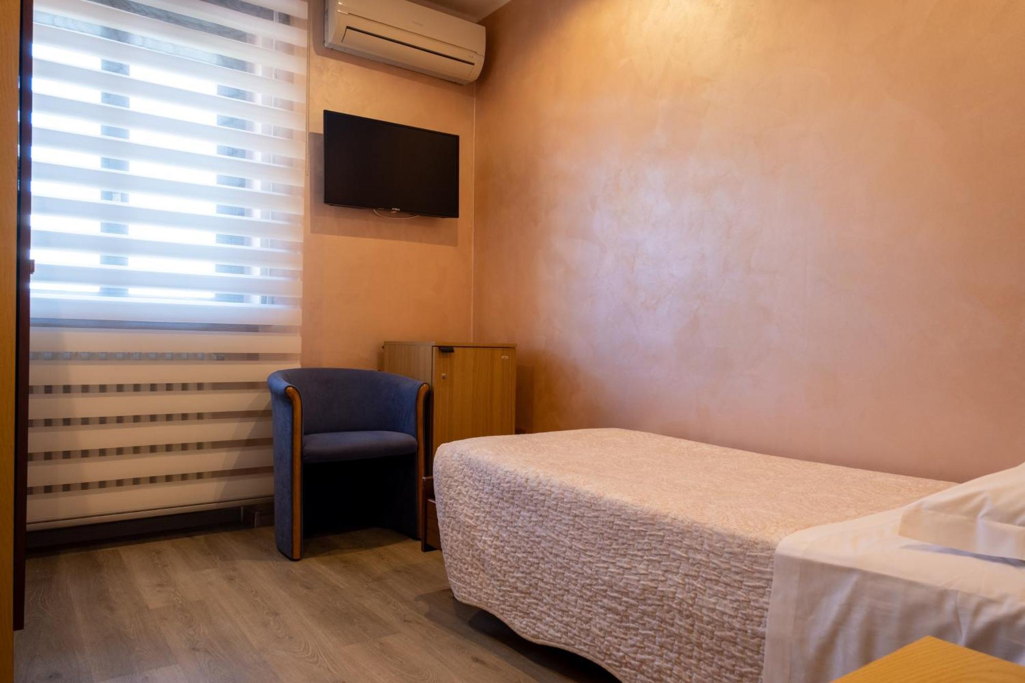 אודינה Hotel San Giorgio מראה חיצוני תמונה