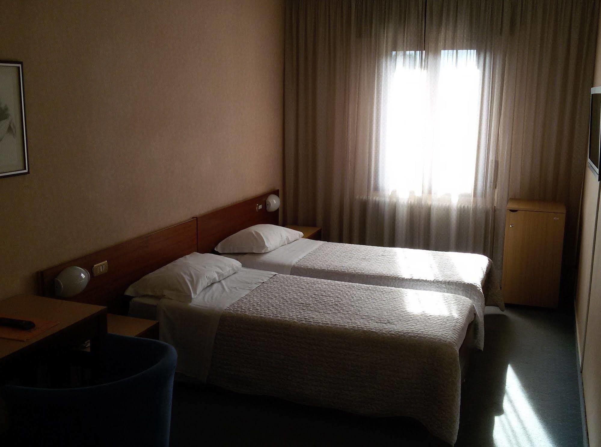 אודינה Hotel San Giorgio מראה חיצוני תמונה