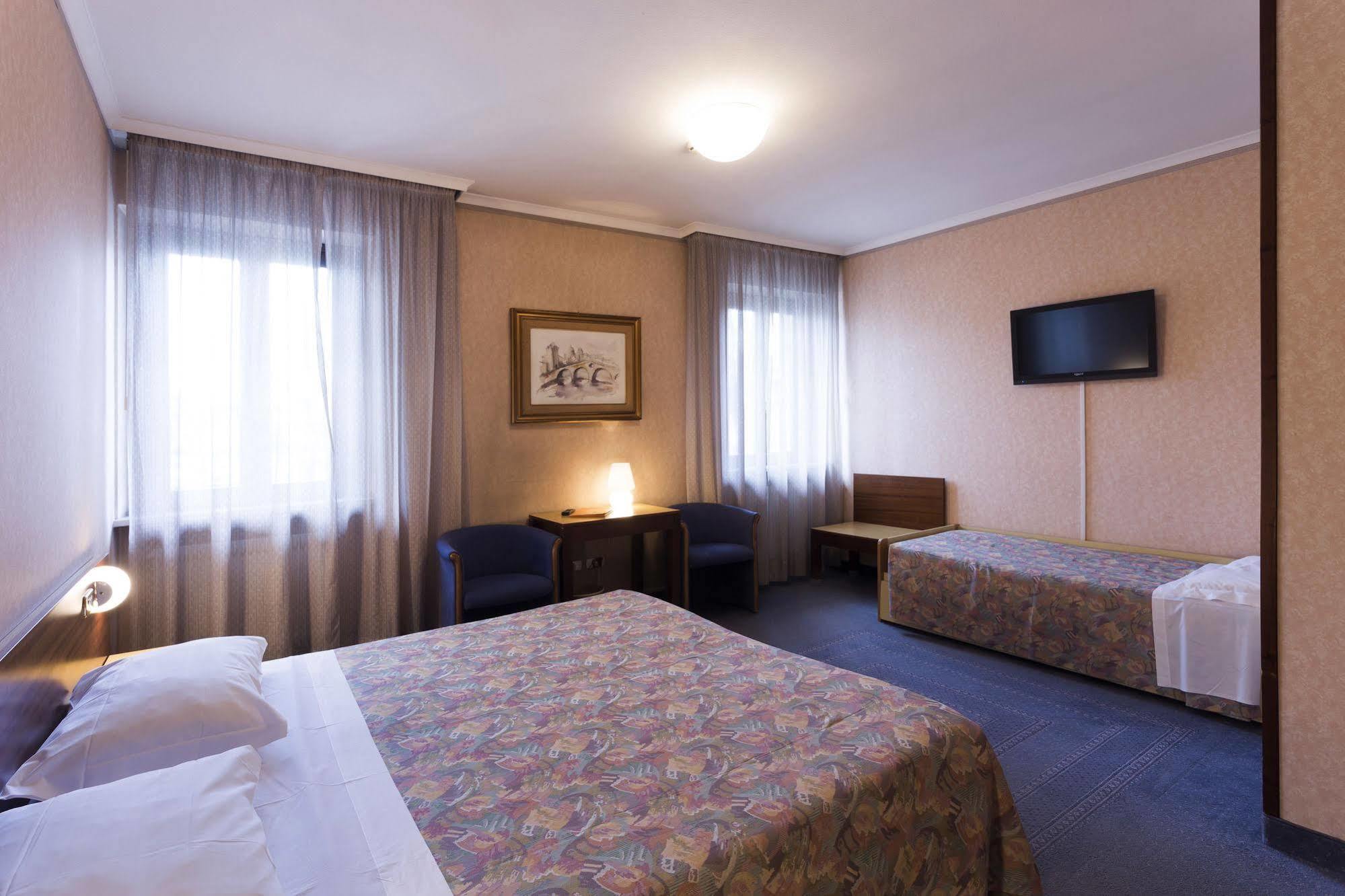 אודינה Hotel San Giorgio מראה חיצוני תמונה
